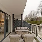 Zlota Przystan Rozewska 44 *