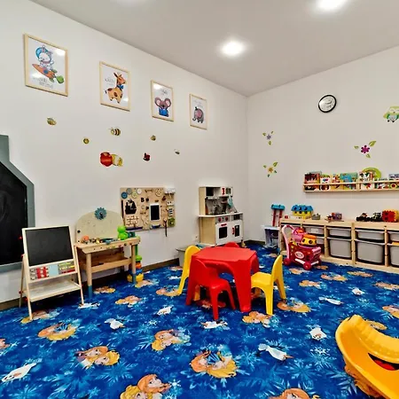 Zlota Przystan Rozewska 44 *