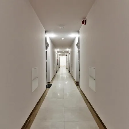 Zlota Przystan Rozewska 44 *